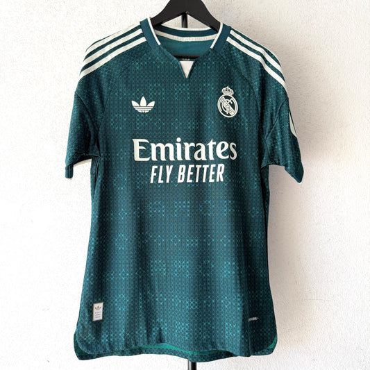 Real Madrid 2026/27 Away - Player Fit
