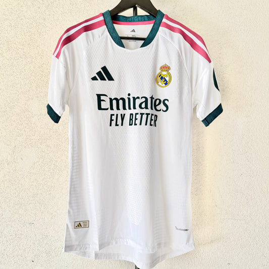 Real Madrid 2026/27 Home - Player Fit