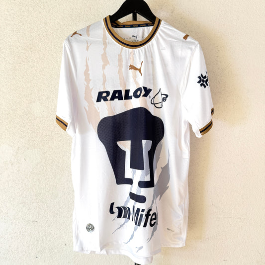 Pumas 2026/27 Away - Player Fit