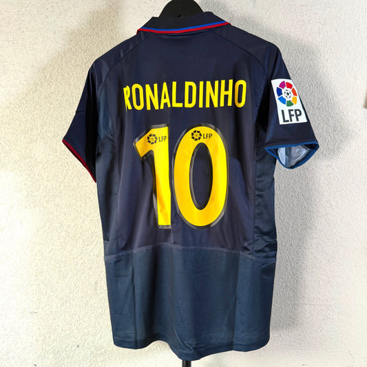 Barcelona 2003/04 Third - RONALDINHO 10
